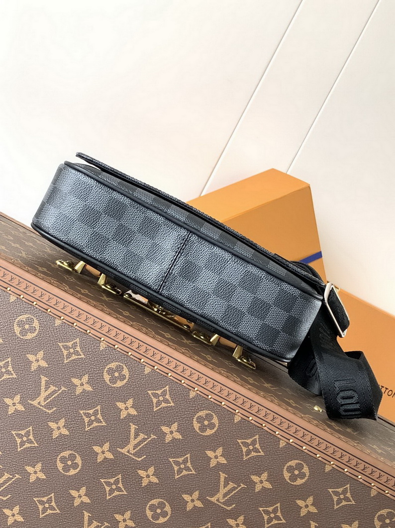 LV Bag-NFC(AAA)-111