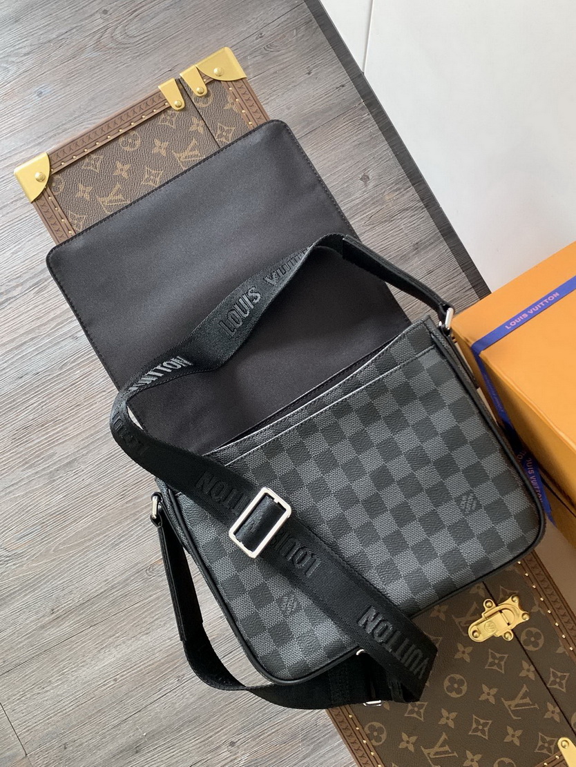 LV Bag-NFC(AAA)-111