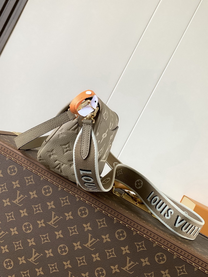 LV Bag-NFC(AAA)-536