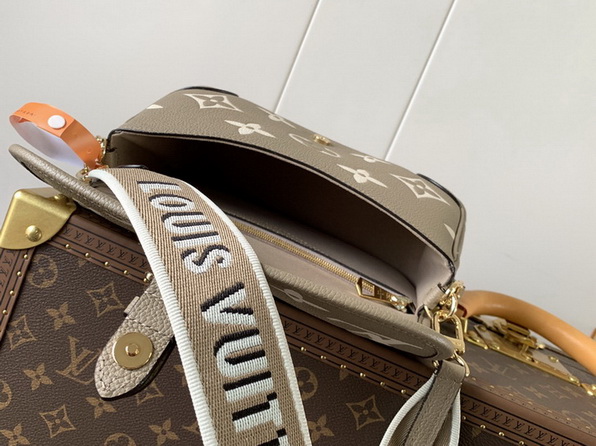 LV Bag-NFC(AAA)-536