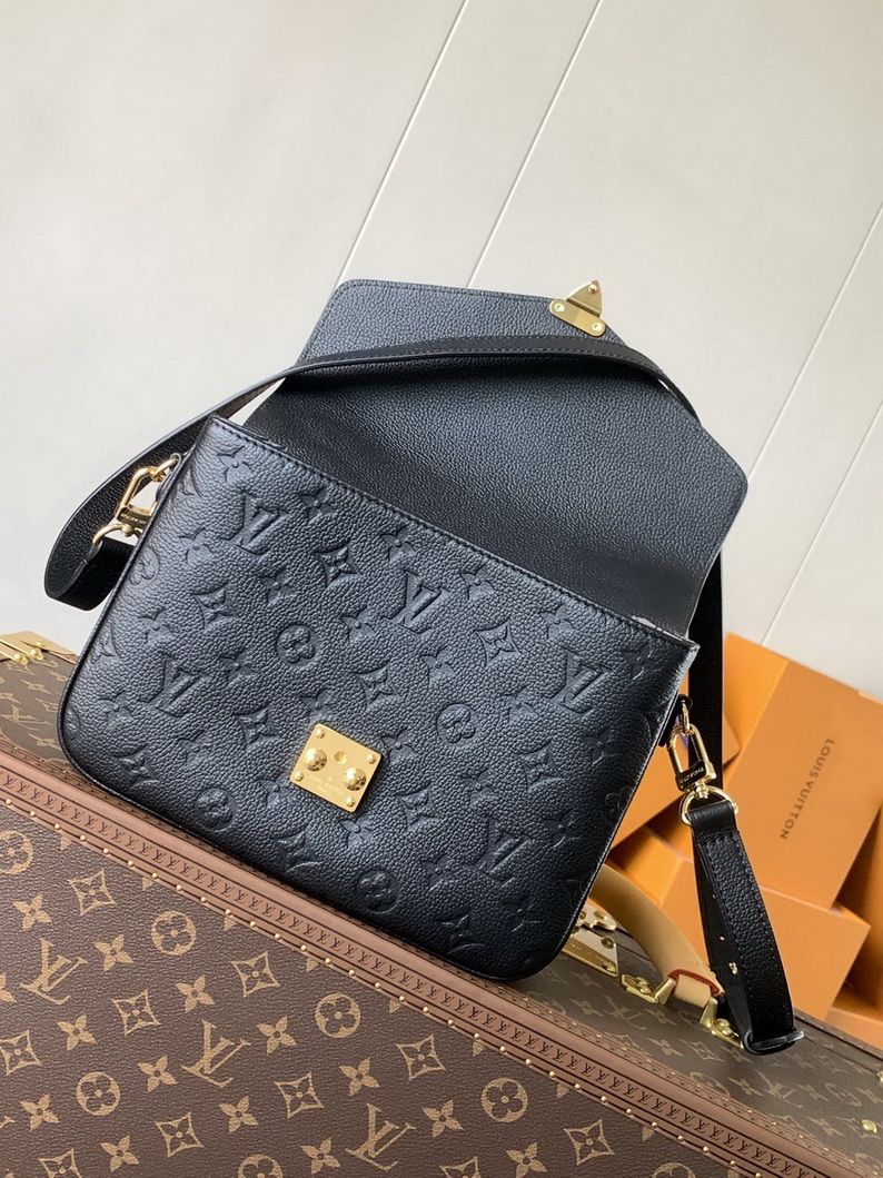 LV Bag-NFC(AAA)-576