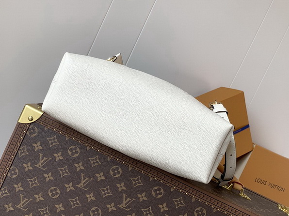 LV Bag-NFC(AAA)-585