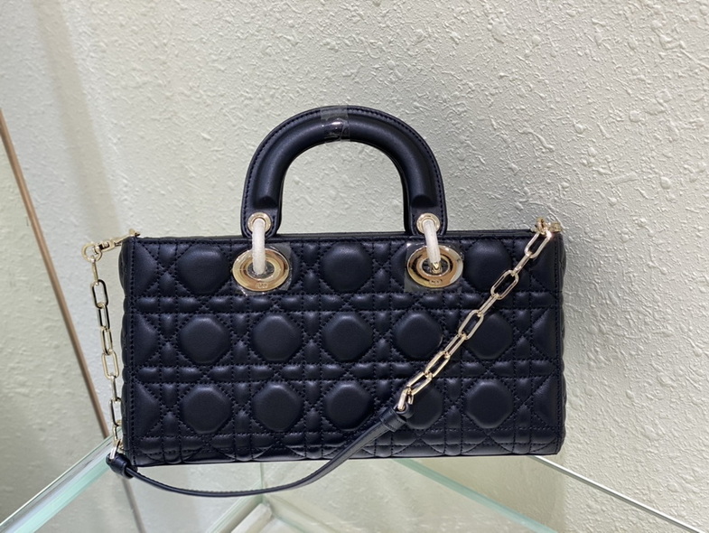 Dior Handbags AAA(Women)-301