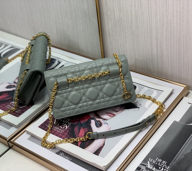 Dior Handbags AAA(Women)-330