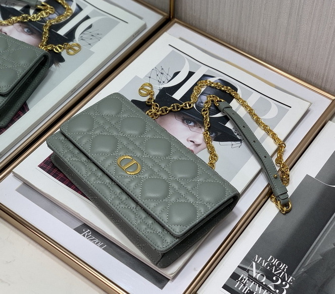 Dior Handbags AAA(Women)-330