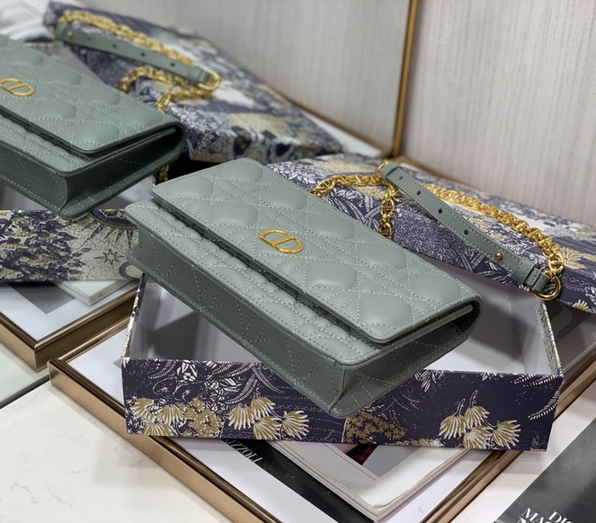 Dior Handbags AAA(Women)-330