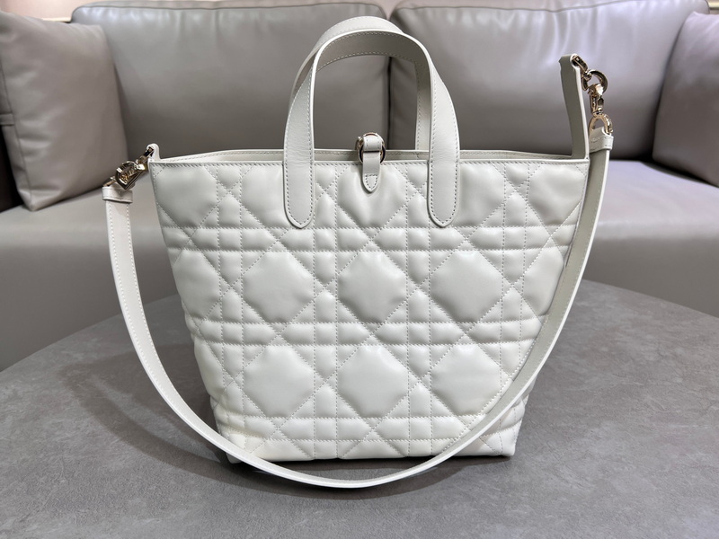 Dior Handbags AAA(Women)-537