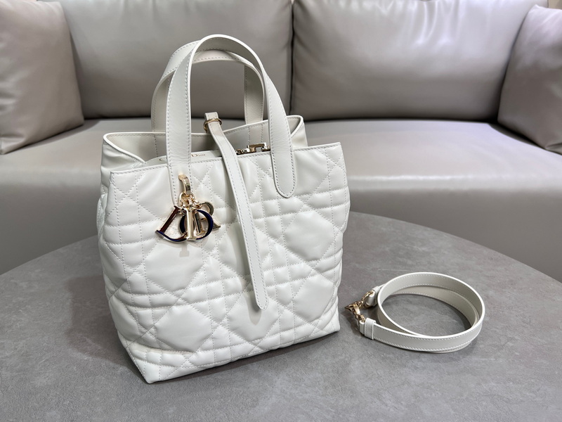 Dior Handbags AAA(Women)-537