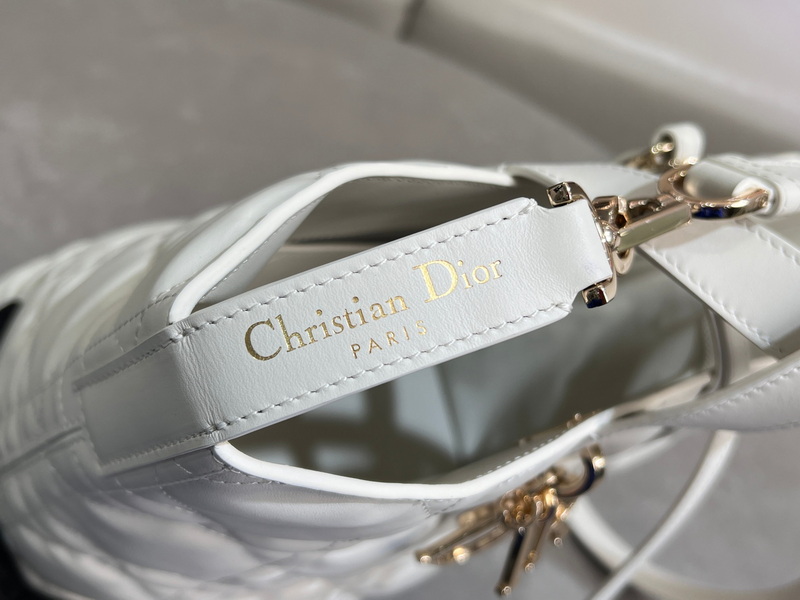 Dior Handbags AAA(Women)-537