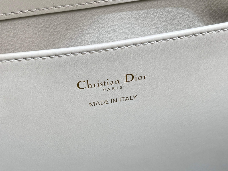 Dior Handbags AAA(Women)-537