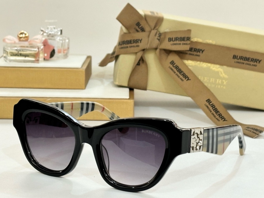 Burberry Sunglasses(AAAA)-1144