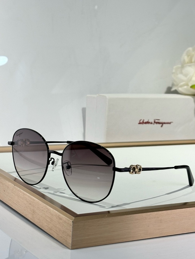 FERRAGAMO Sunglasses(AAAA)-391