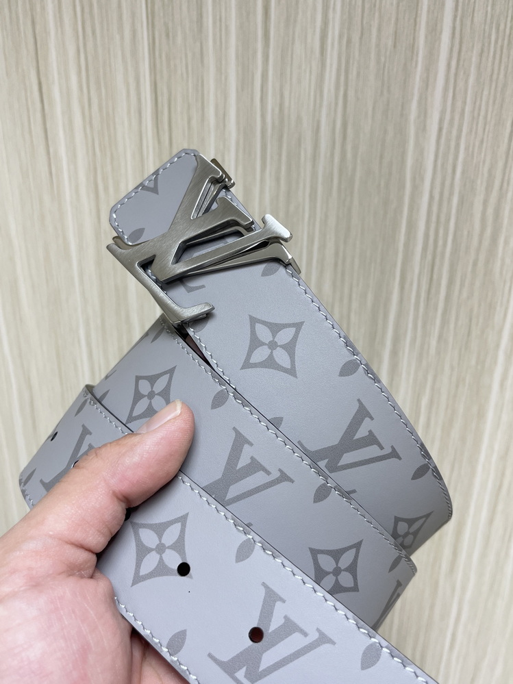 LV Belts(AAAAA)-2449