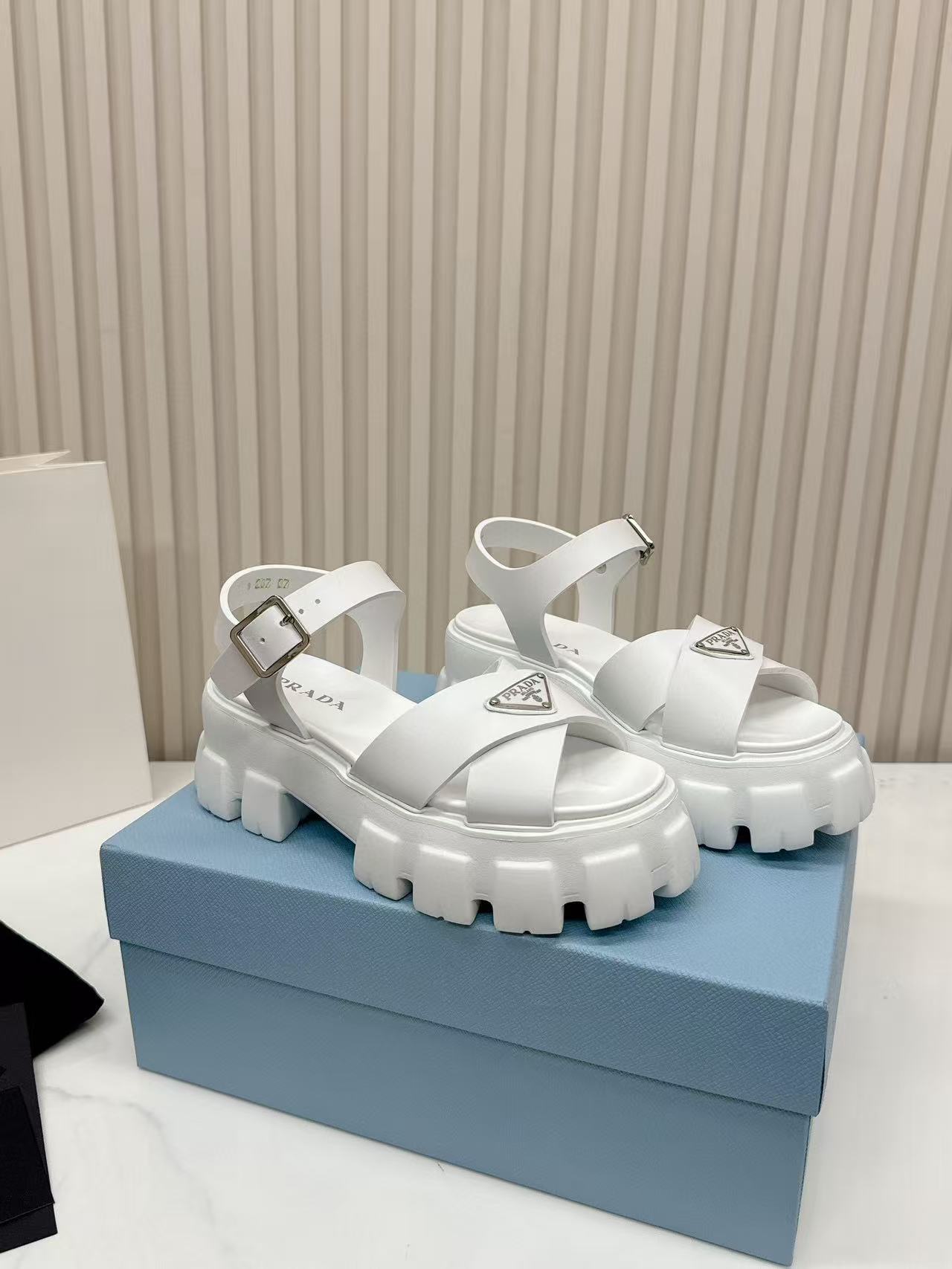 Prada Slippers Women(AAA)-022