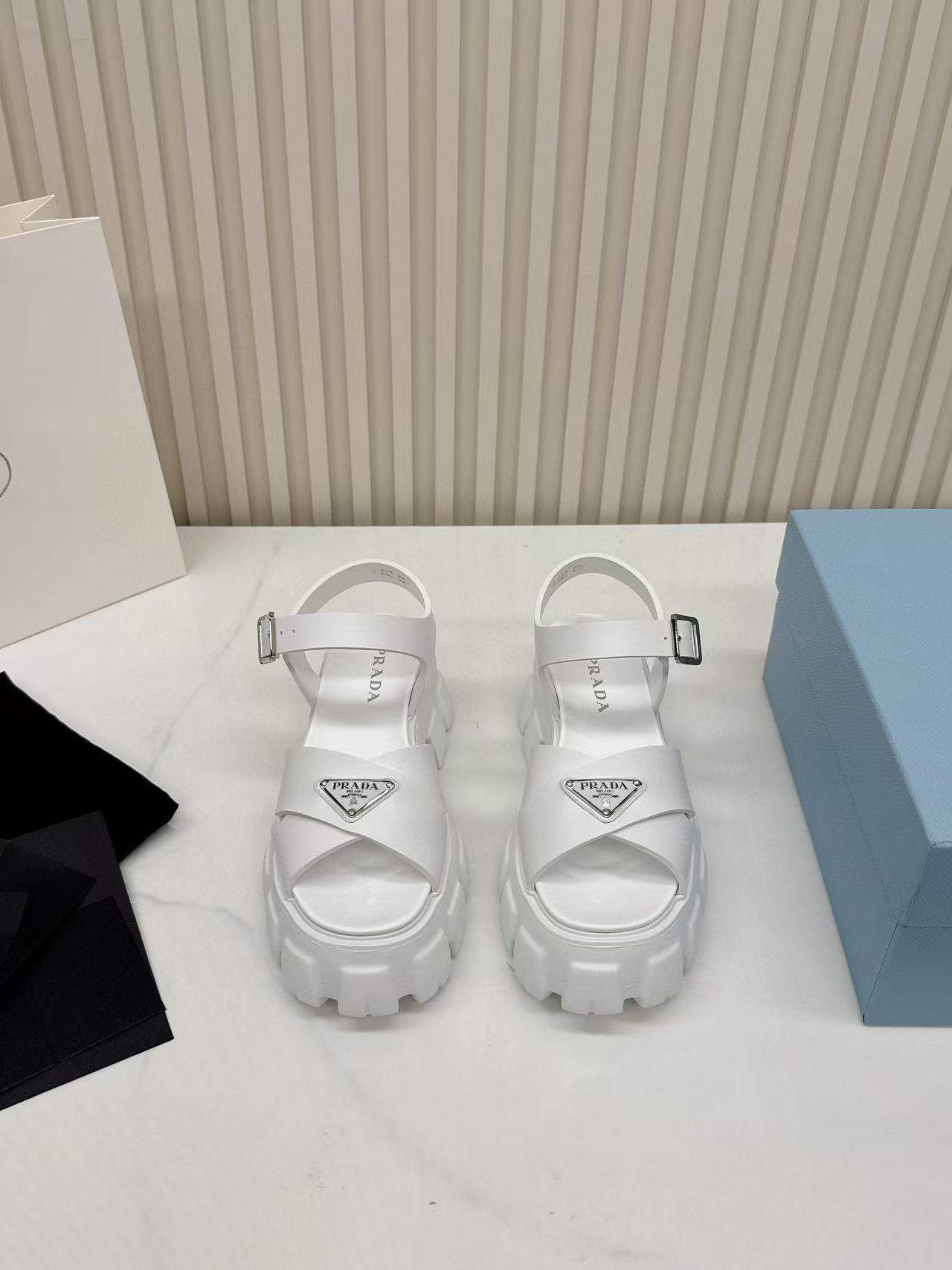 Prada Slippers Women(AAA)-022