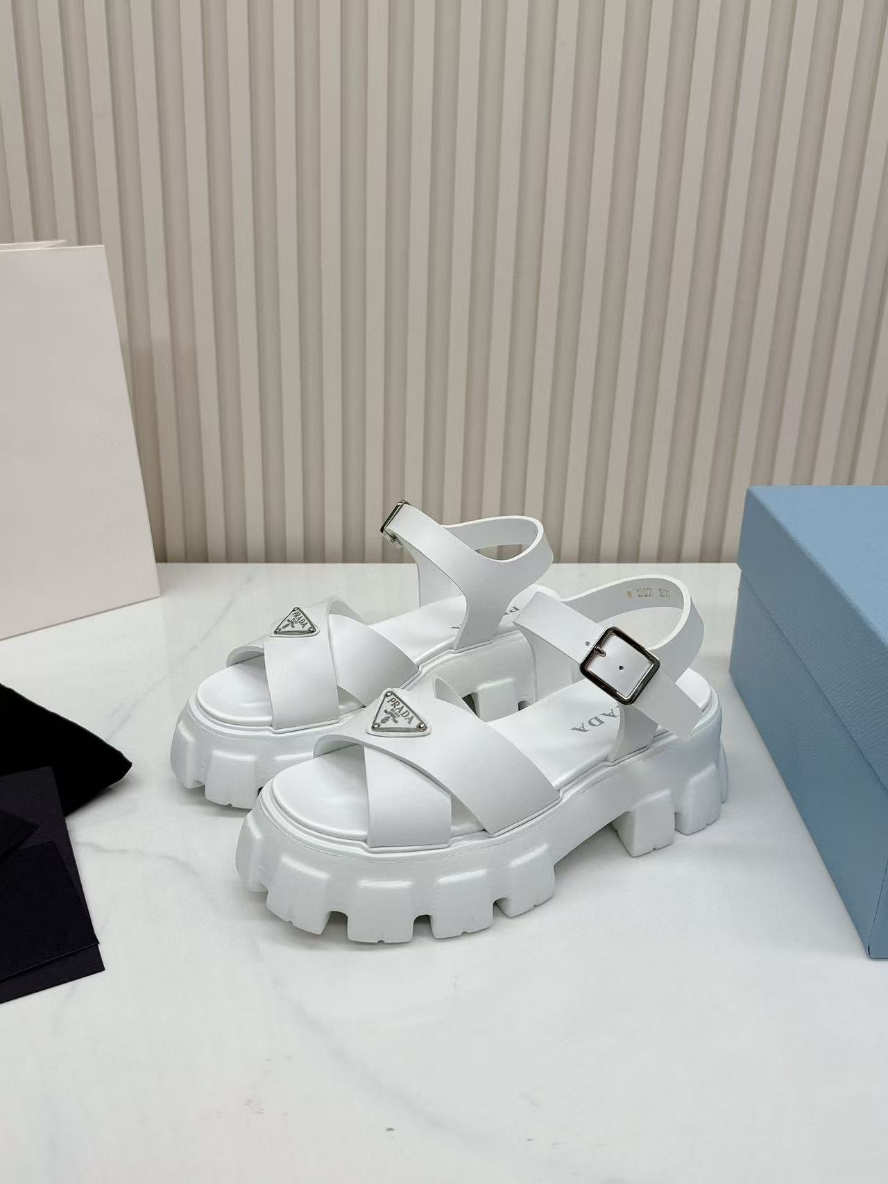 Prada Slippers Women(AAA)-022