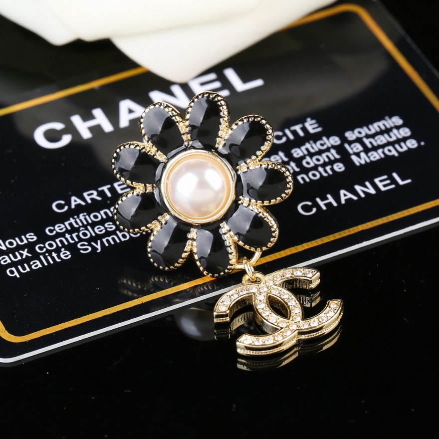 Chanel Brooch-016