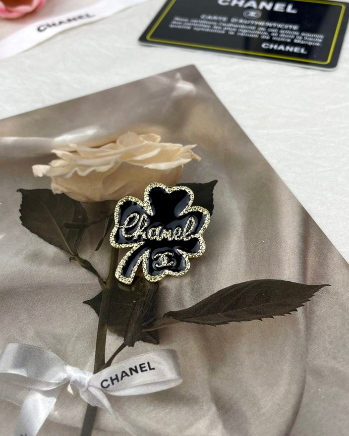 Chanel Brooch-057