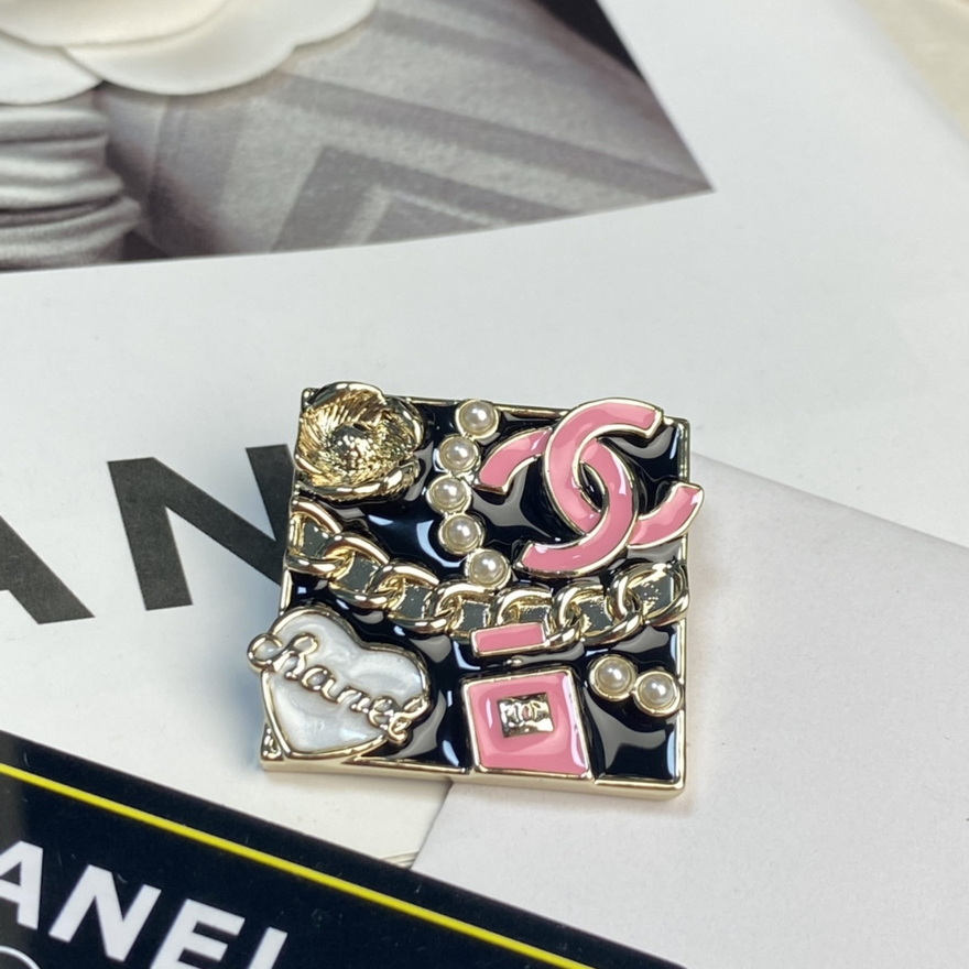 Chanel Brooch-055