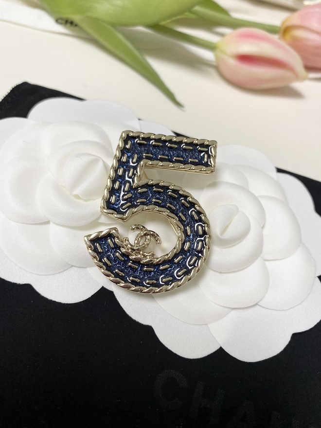 Chanel Brooch-053
