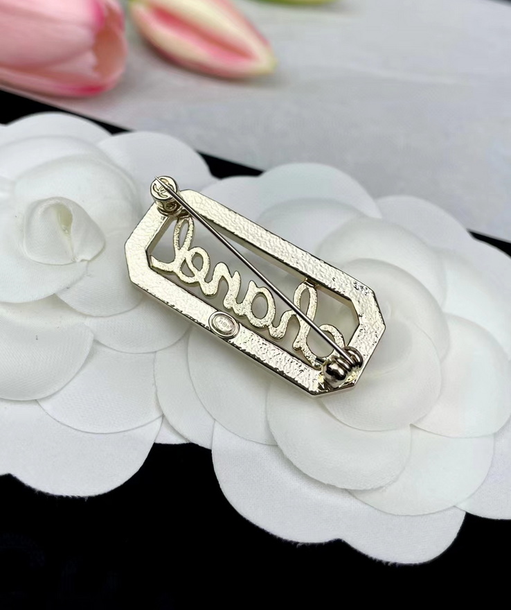 Chanel Brooch-023