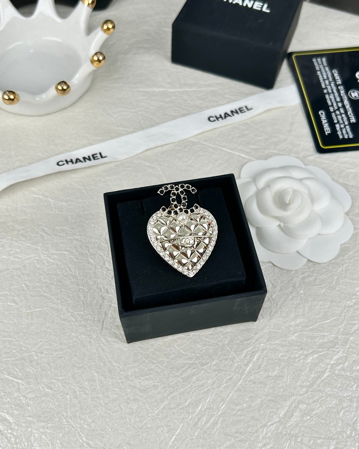 Chanel Brooch-003