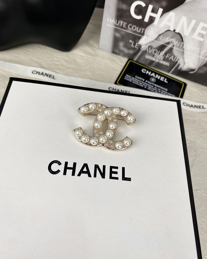 Chanel Brooch-001