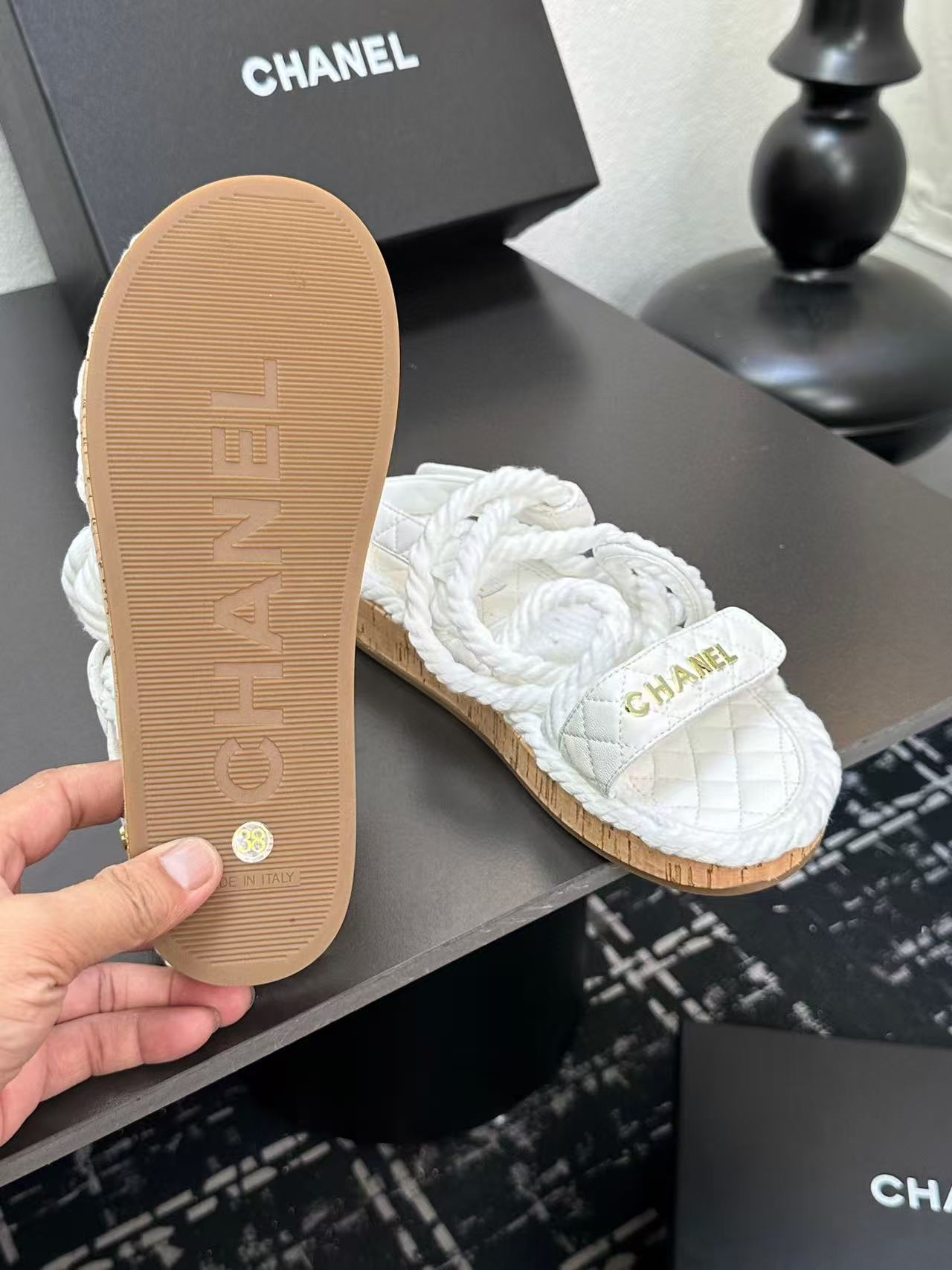 Chanel Slippers Women(AAA)-021