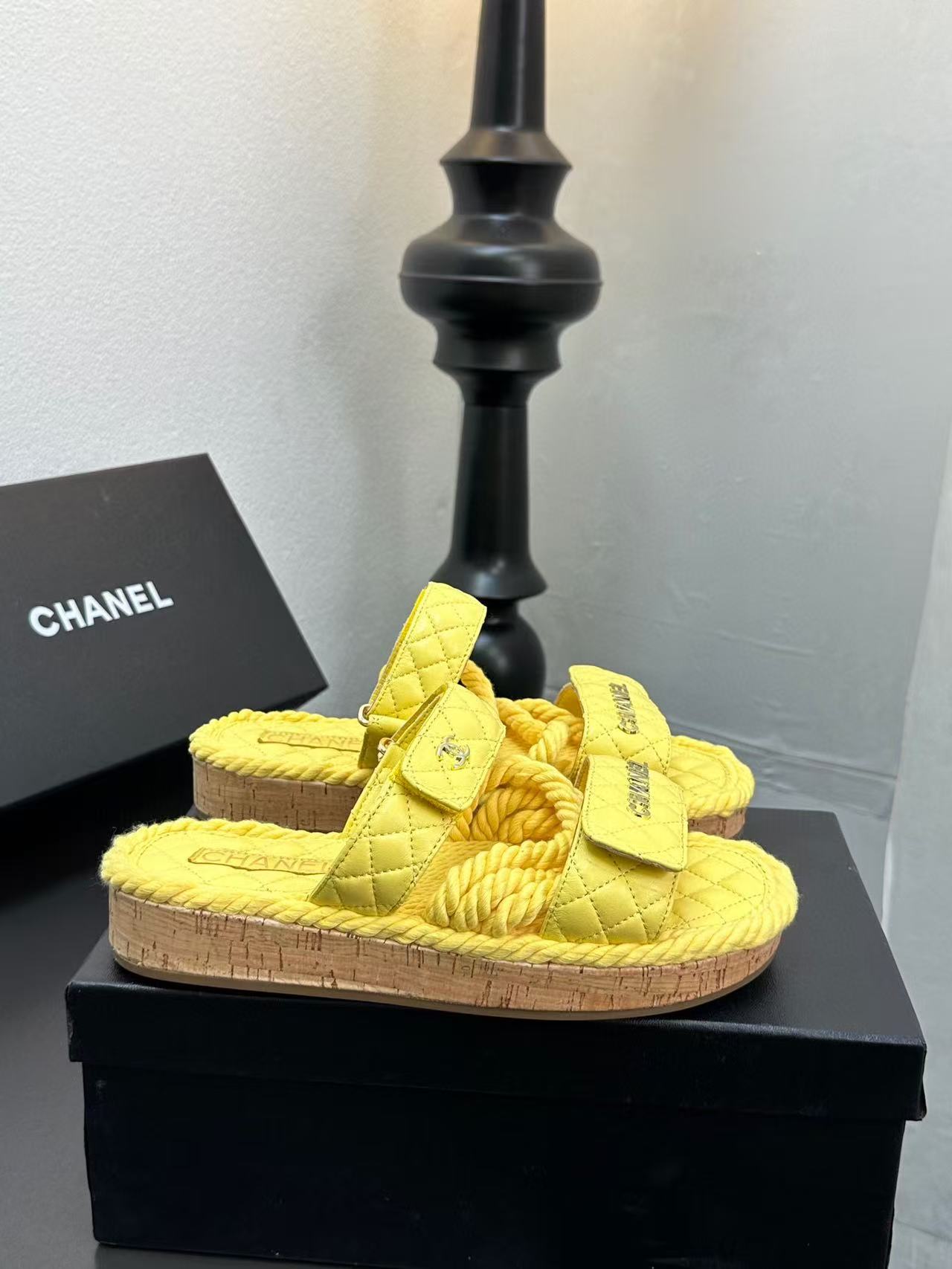 Chanel Slippers Women(AAA)-029