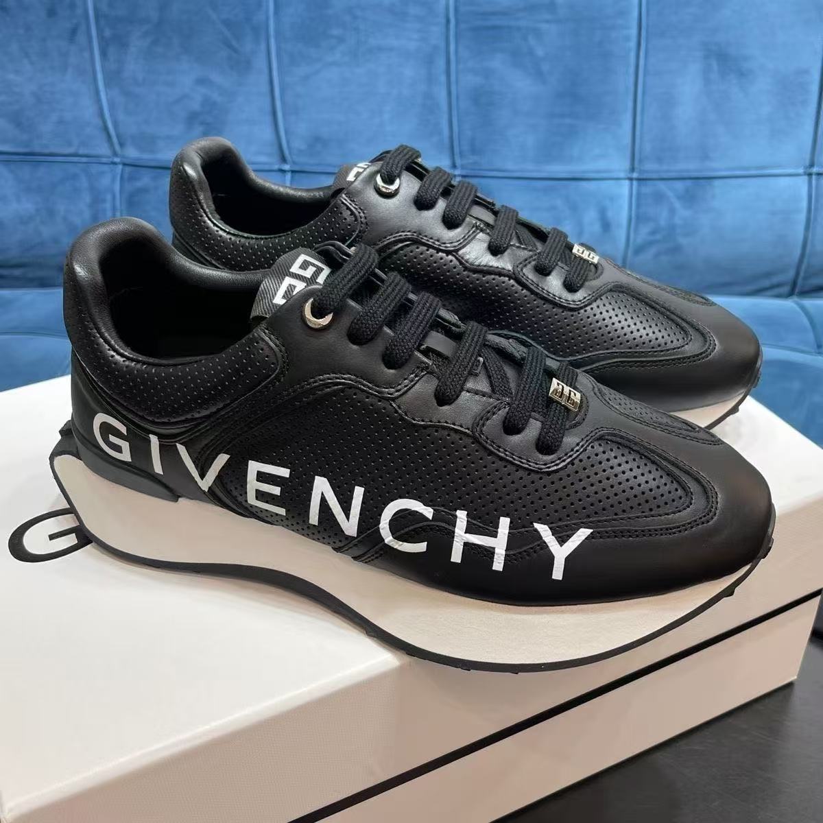 Givenchy Shoes(AAA)-003