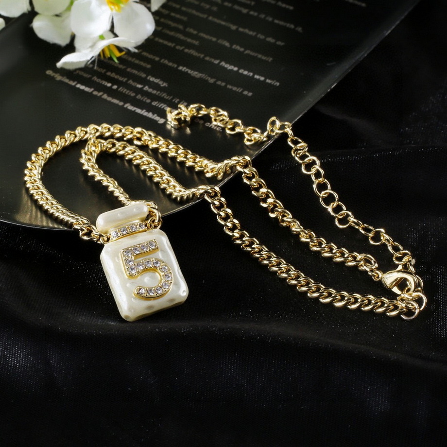 Chanel Necklace-091