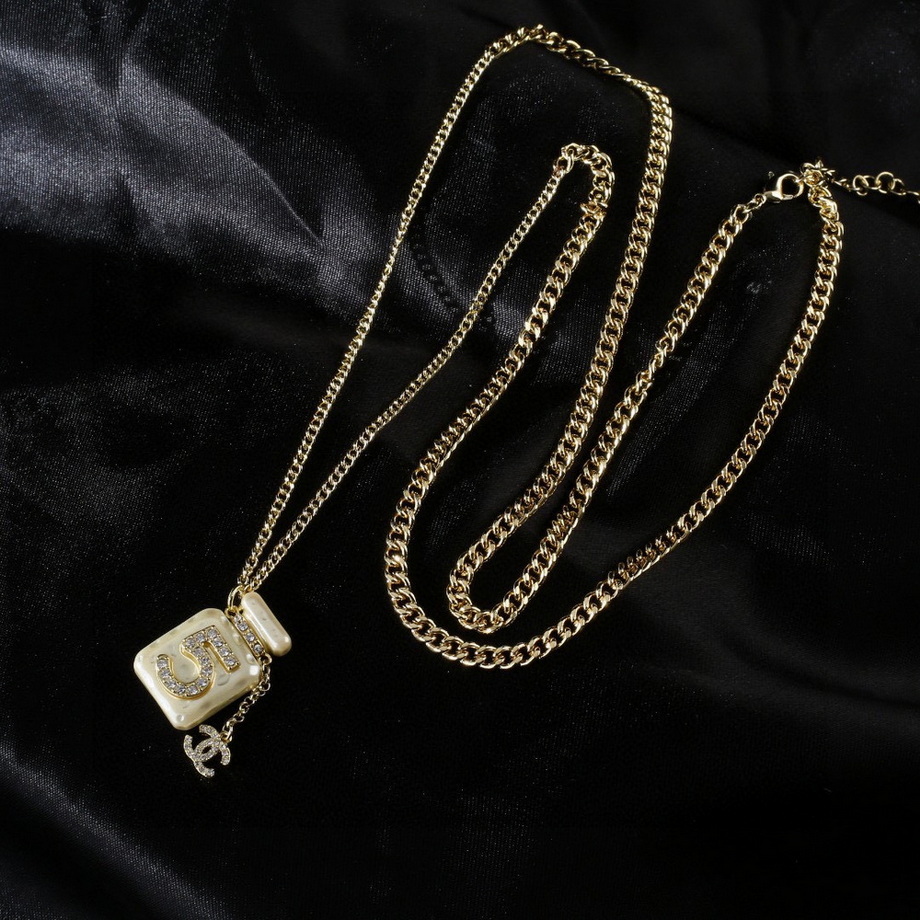 Chanel Necklace-090