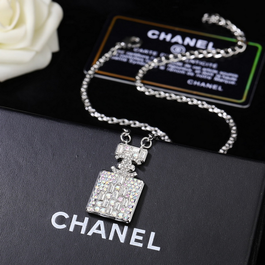 Chanel Necklace-085