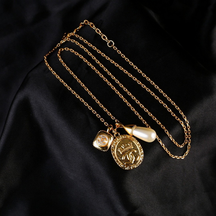 Chanel Necklace-064
