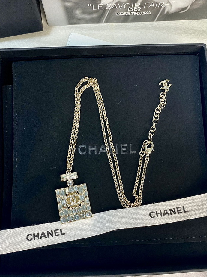 Chanel Necklace-029