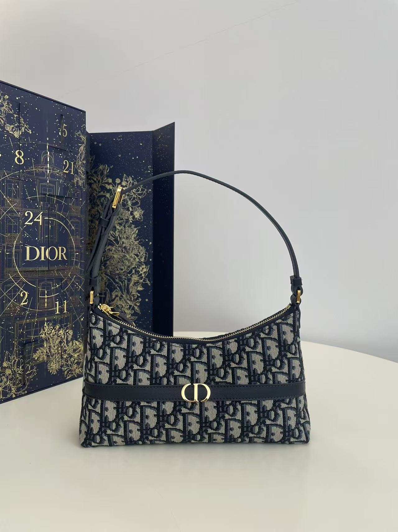 Dior Handbags AAA(Women)-747