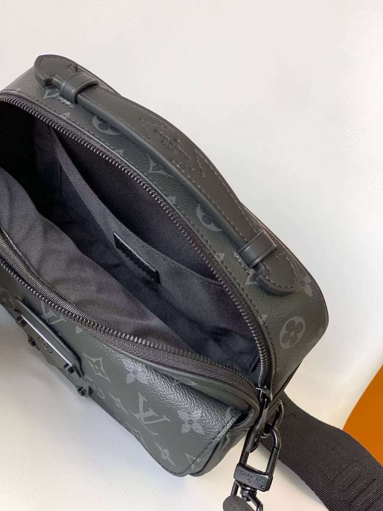 LV Handbags AAA(Men)-334