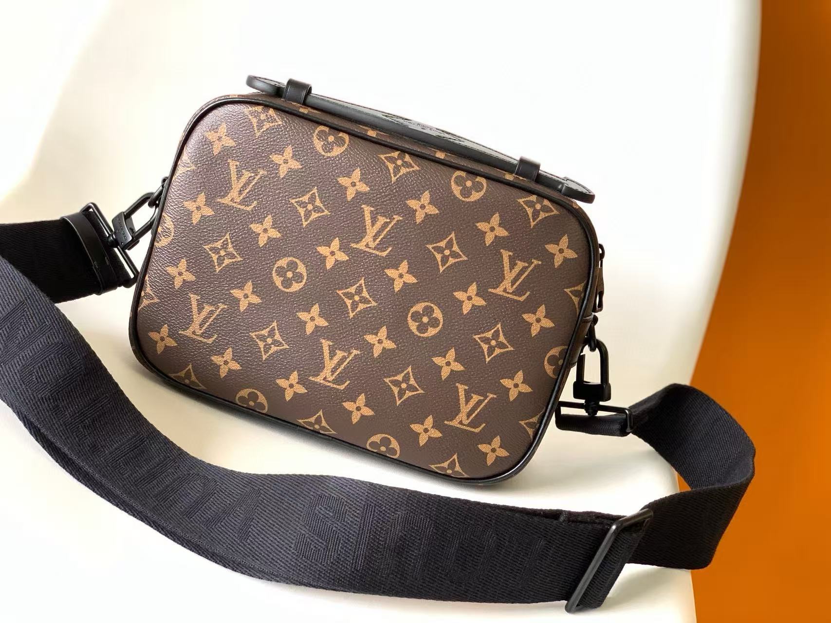 LV Handbags AAA(Men)-335