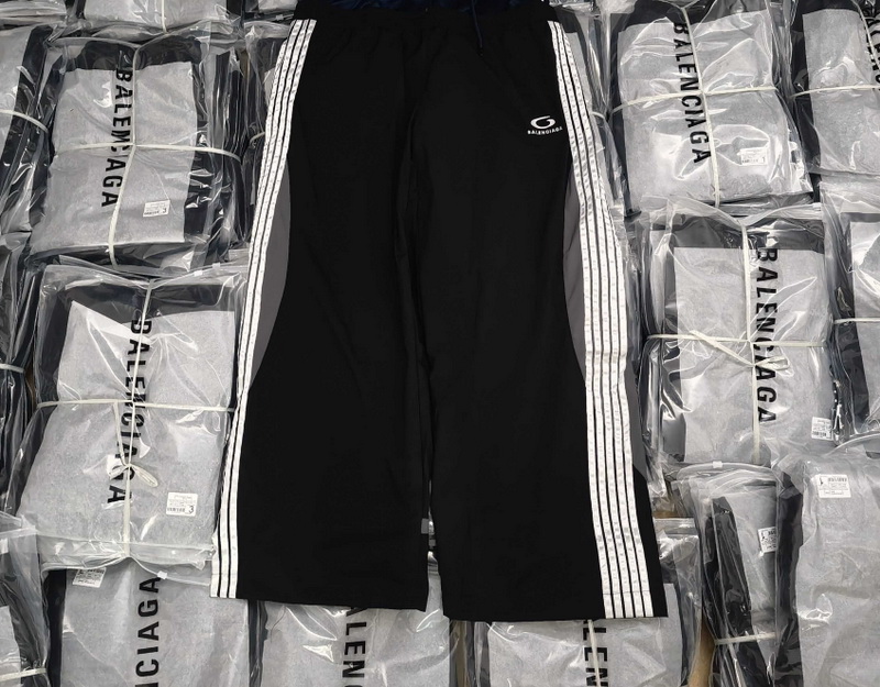 Balenciaga Pants-056