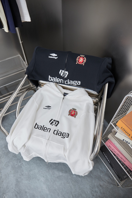 Balenciaga Hoody-077