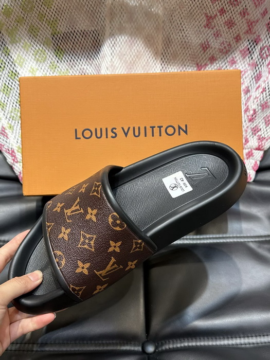 LV Slippers(AAA)-090