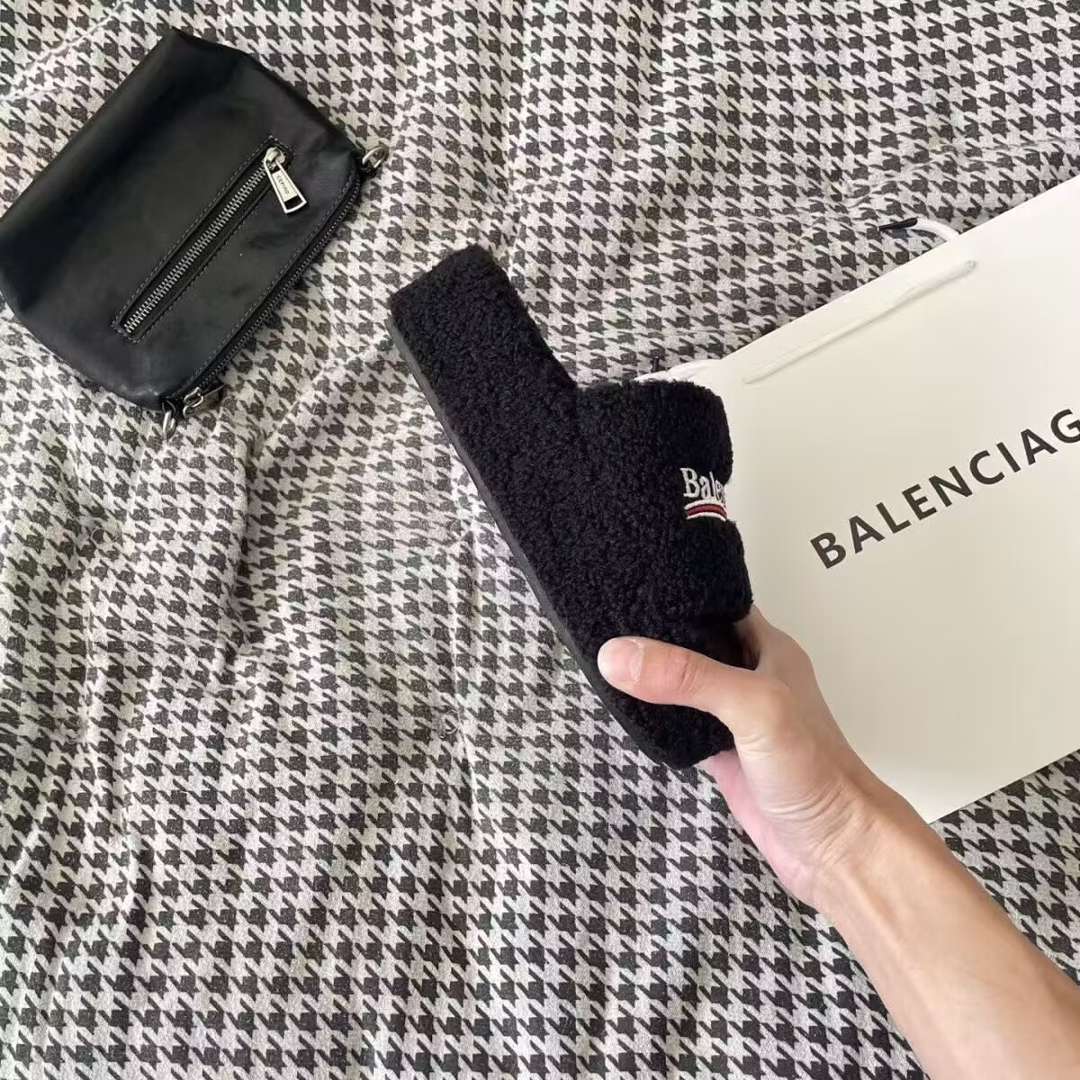 Balenciaga Slippers Women(AAA)-002