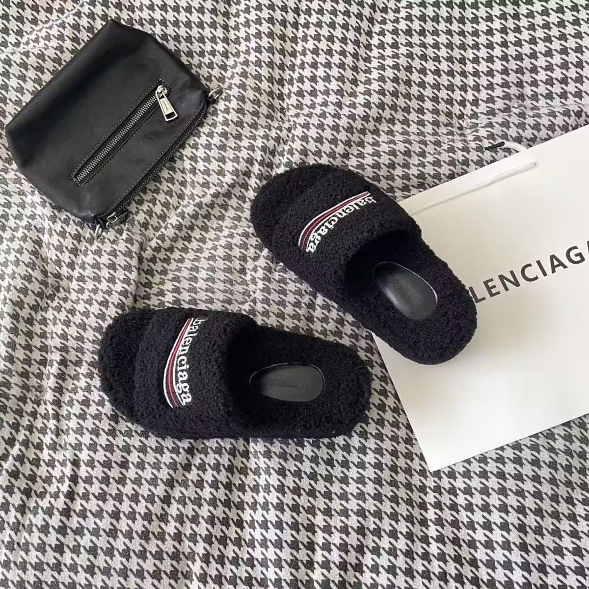 Balenciaga Slippers Women(AAA)-002