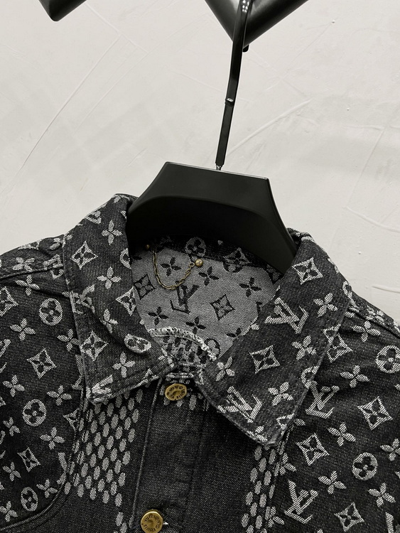 LV Jacket-138