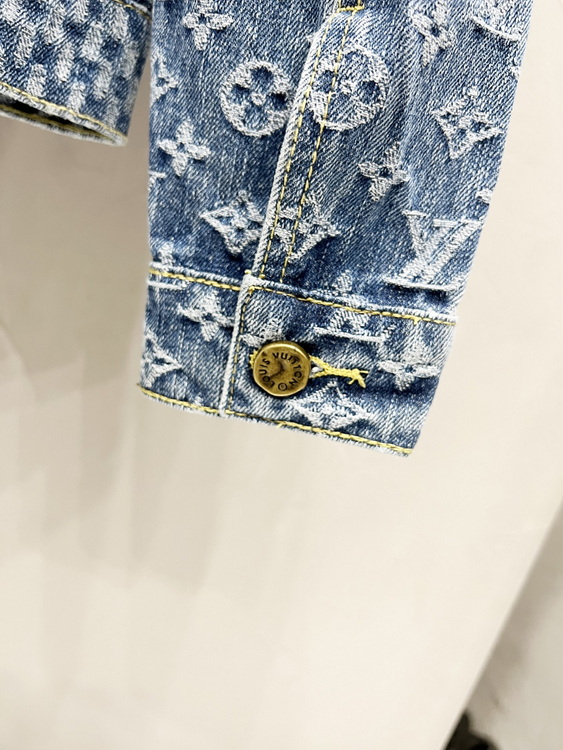LV Jacket-142