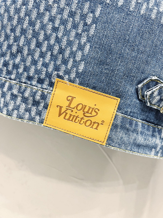 LV Jacket-142